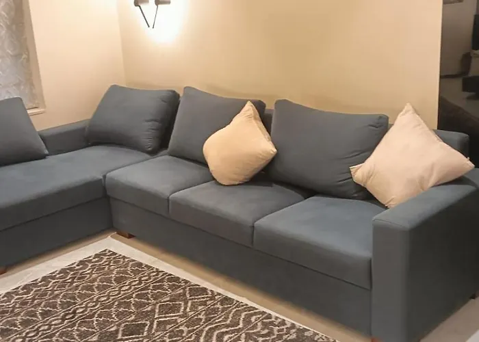 Hotel with view: Amc Comforts