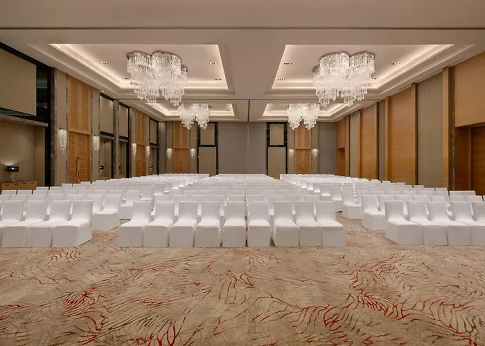 Hotel with Tennis: Bengaluru Marriott Hotel Whitefield